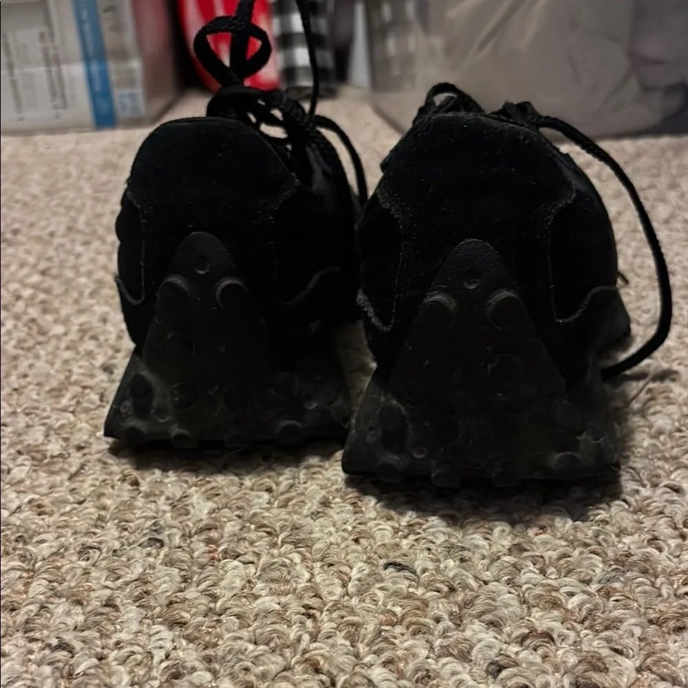 New Balance Black Sneakers - Picture 2 of 5